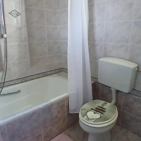 Apartma Edi Apartment *