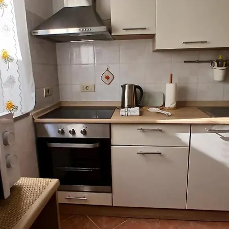 Apartma Edi *