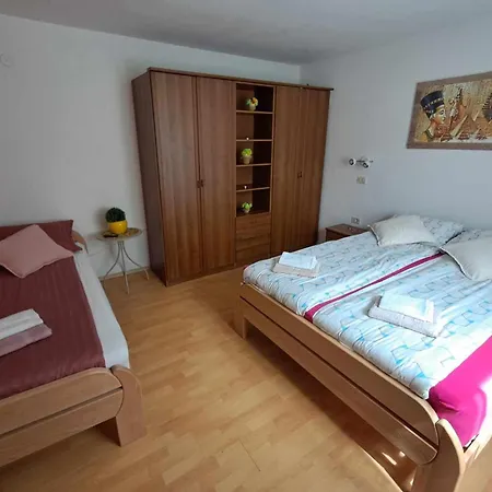 Apartma Edi Apartment