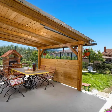 Διαμέρισμα Apartma Edi *